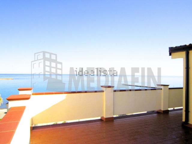 Appartamento in vendita di 230 m² in Strada Statale 106 Jonica, 165