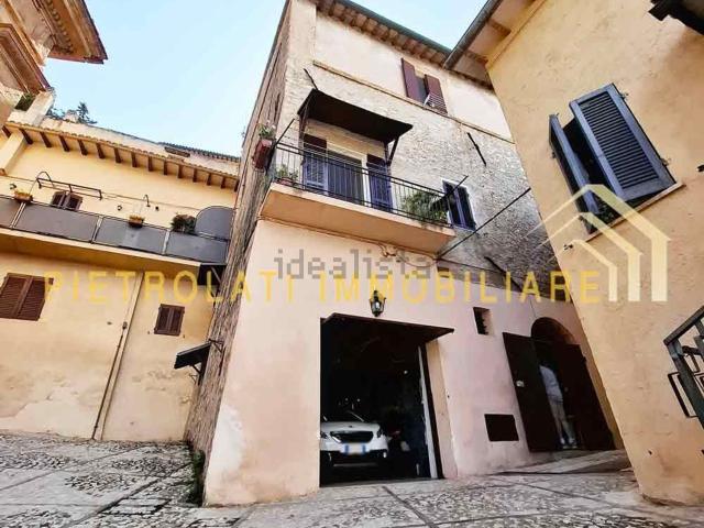Appartamento in vendita di 231 m² in Via del Priorato, 9