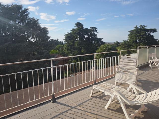 Appartamento in vendita di 231 m² in Via Vallescura
