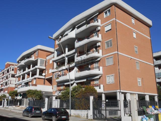 Appartamento in vendita di 232 m² in Via Fortore