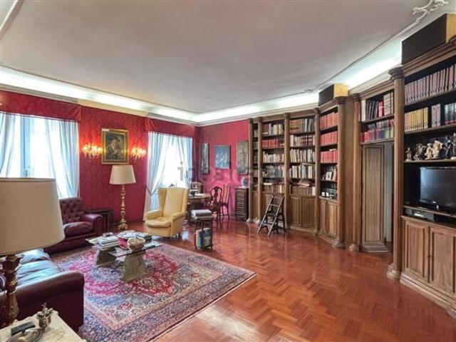 Appartamento in vendita di 232 m² in Via Farini