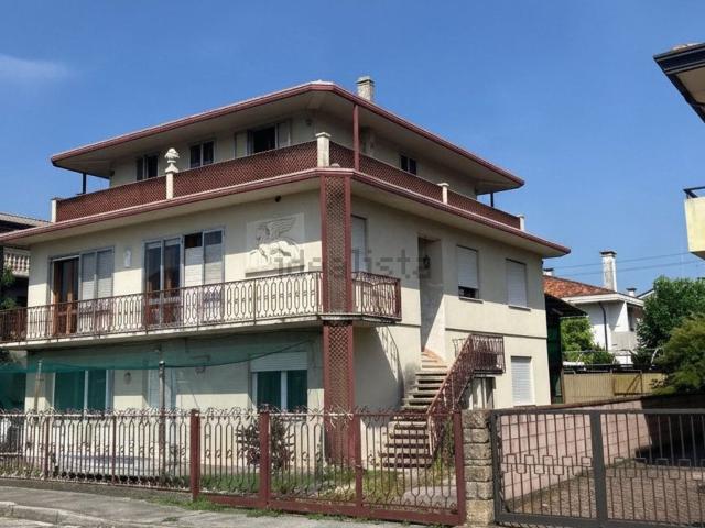 Appartamento in vendita di 232 m² in Via Noalese Sud, 9