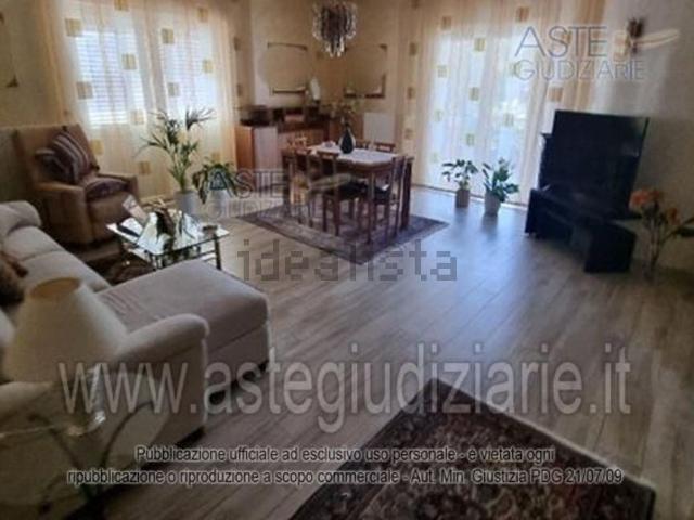 Appartamento in vendita di 232 m² in Via Nazionale, 341