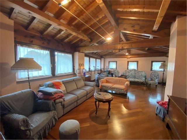 Appartamento in vendita di 232 m² in Via Sant&apos Alessandro, 14