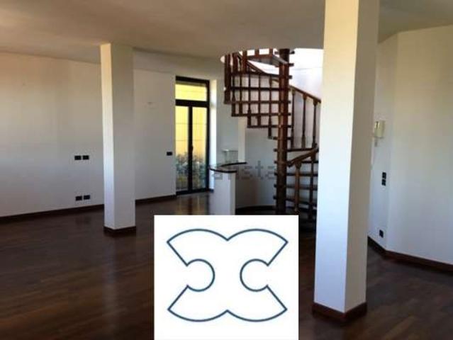 Appartamento in vendita di 232 m² in Via Ponzella, 24
