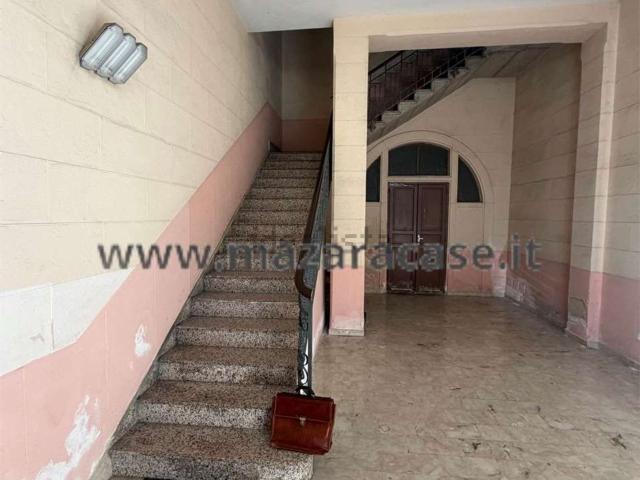 Appartamento in vendita di 232 m² in Piazza Porta Palermo