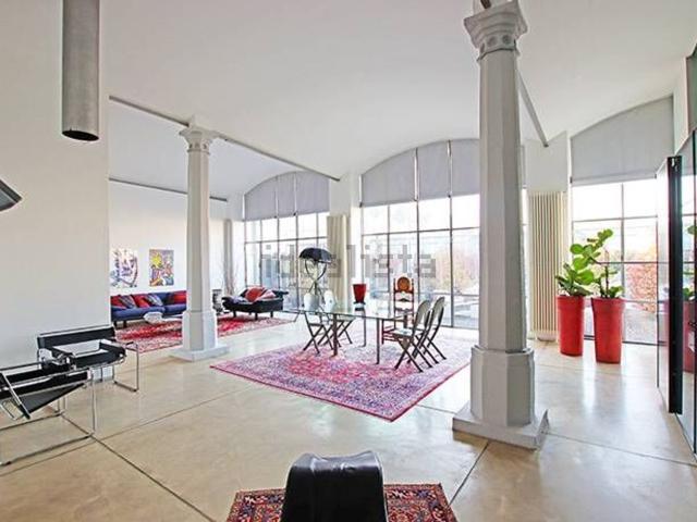 Appartamento in vendita di 233 m² in Via Gerolamo Acerbis