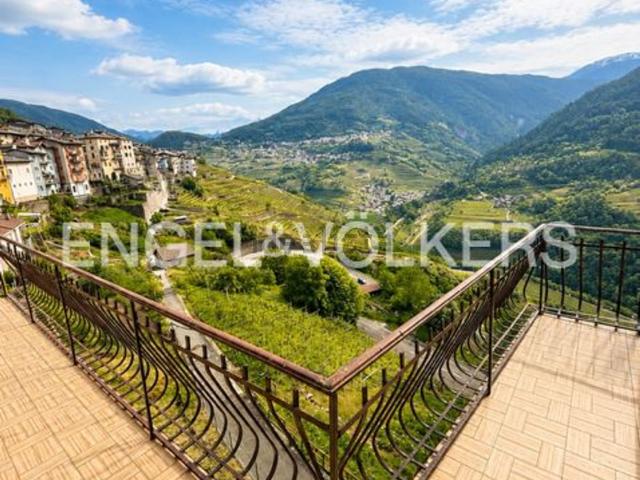 Appartamento in vendita di 233 m² in Via Granda, 1