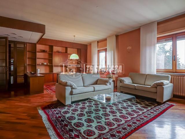 Appartamento in vendita di 233 m² in Via Matteotti