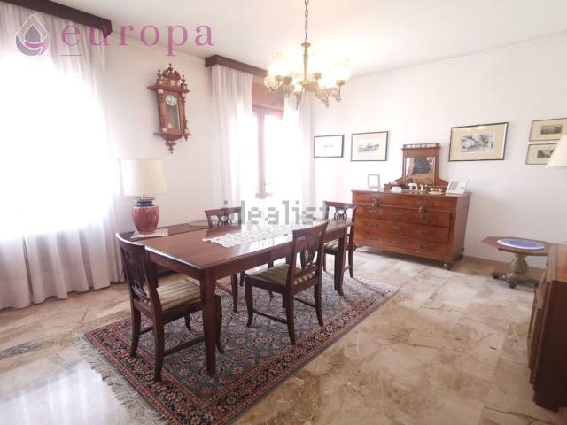 Appartamento in vendita di 233 m² in Via San Angelo
