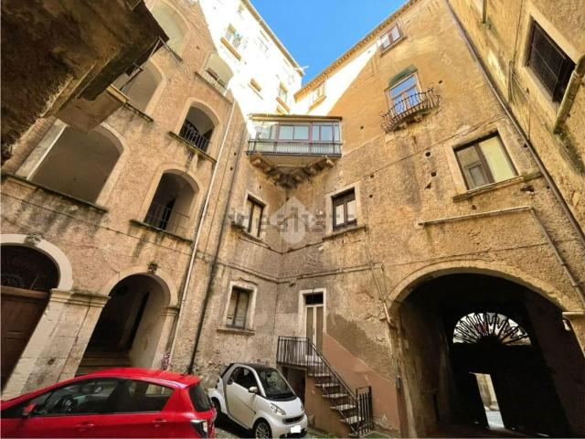 Appartamento in vendita di 233 m² in Via Padolisi, 9