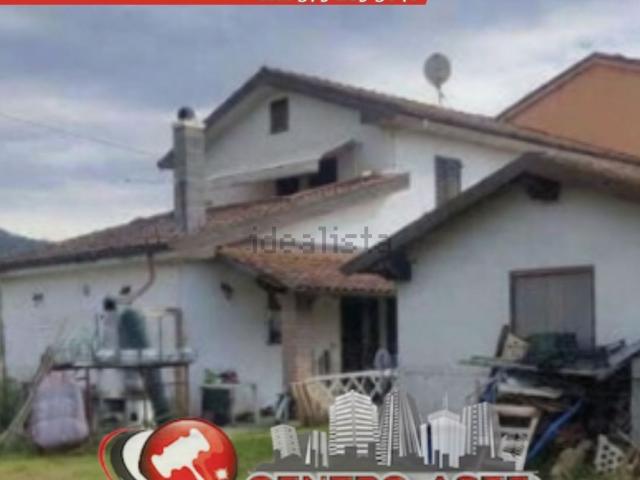 Appartamento in vendita di 234 m² in Via di Campo