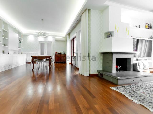 Appartamento in vendita di 234 m² in Via Leone Dehon