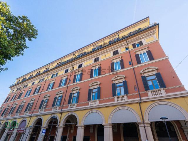 Appartamento in vendita di 234 m² in Via Milazzo