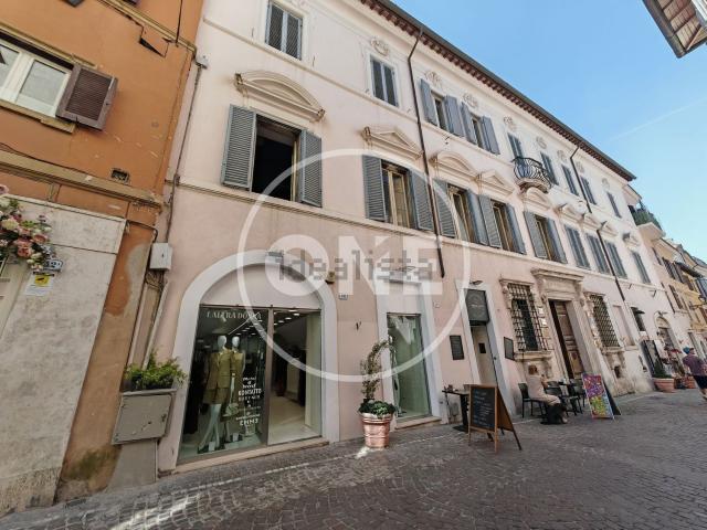Appartamento in vendita di 234 m² in Via Trevio, 38