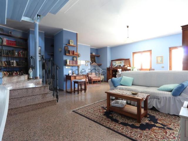 Appartamento in vendita di 234 m² in Piazza Decio Rubini, 6