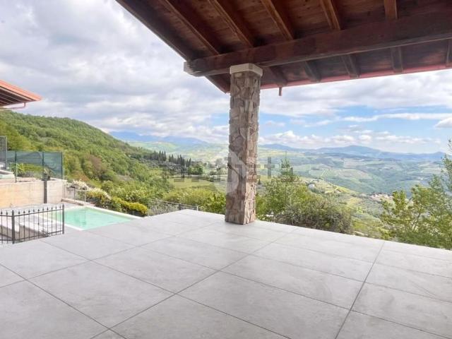 Appartamento in vendita di 235 m² in Via Marzotto