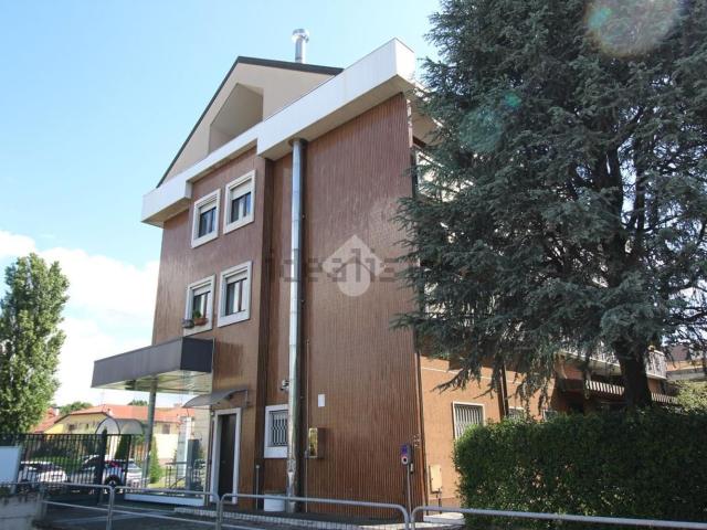 Appartamento in vendita di 235 m² in Via Alcide De Gasperi, 20