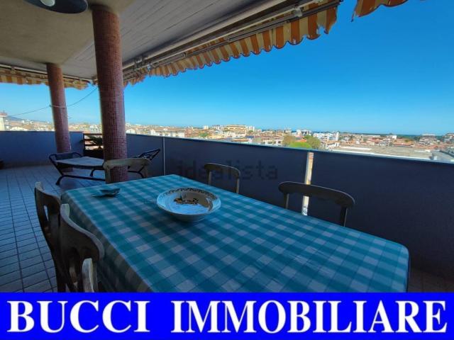 Appartamento in vendita di 235 m² in Via G. Verrotti, 206