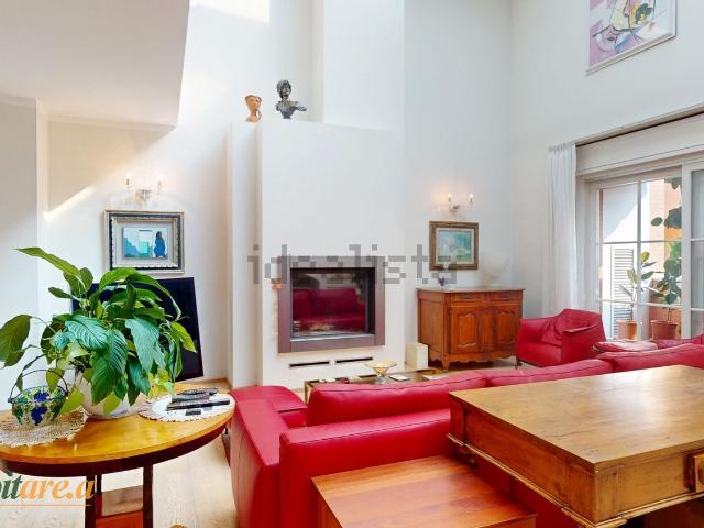 Appartamento in vendita di 235 m² in Via Galileo Galilei