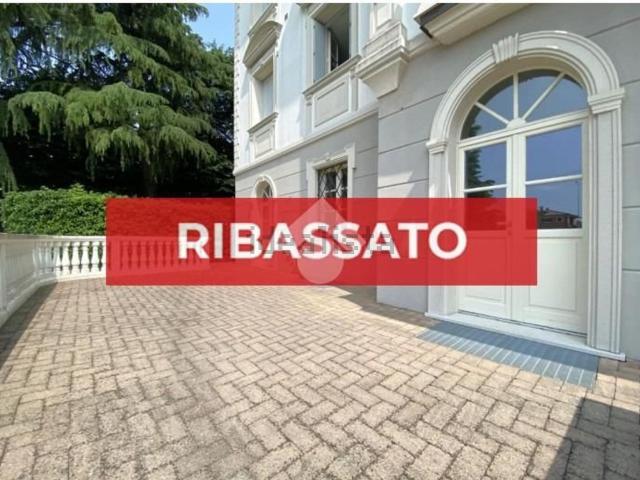 Appartamento in vendita di 235 m² in Via Giuseppe Mazzini, 31