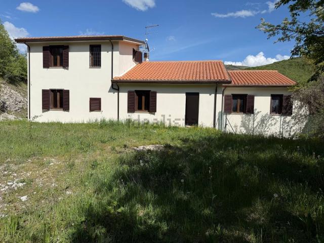 Appartamento in vendita di 235 m² in Via Giovanni Falcone