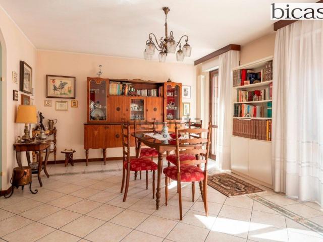 Appartamento in vendita di 235 m² in Via Federico Confalonieri