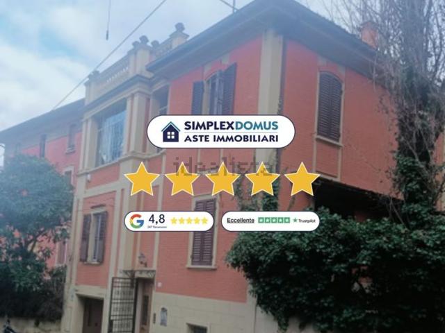 Appartamento in vendita di 235 m² in Via Francesco Orsoni