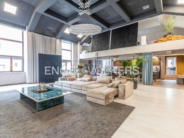 Appartamento in vendita di 235 m² in Via Frascati