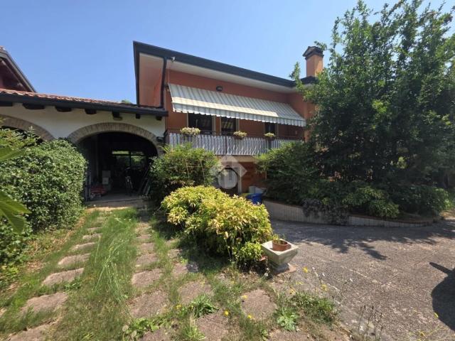 Appartamento in vendita di 235 m² in Via Monte Adamello, 71