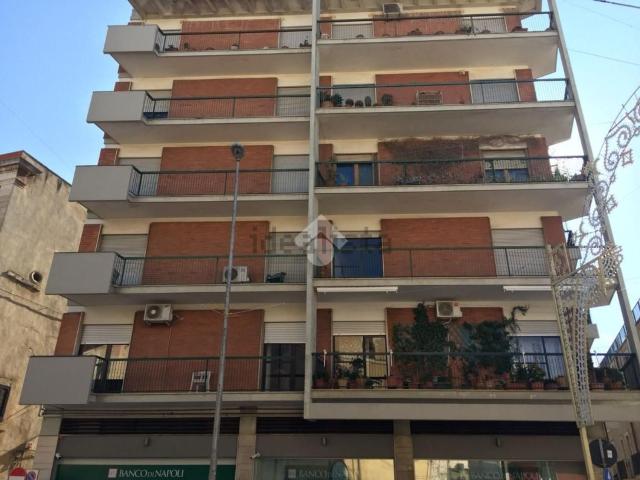 Appartamento in vendita di 235 m² in Via Monti, 3