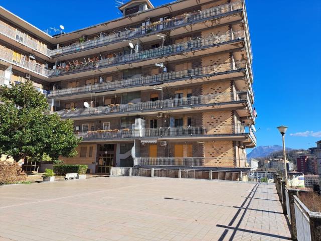 Appartamento in vendita di 235 m² in Via Michele Pironti, 1