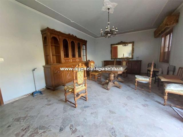 Appartamento in vendita di 235 m² in Via Salemi