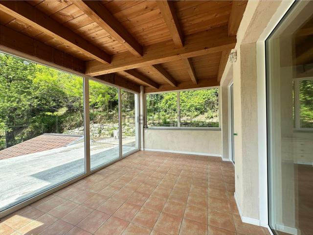 Appartamento in vendita di 235 m² in Via Provinciale per Lessolo, 31