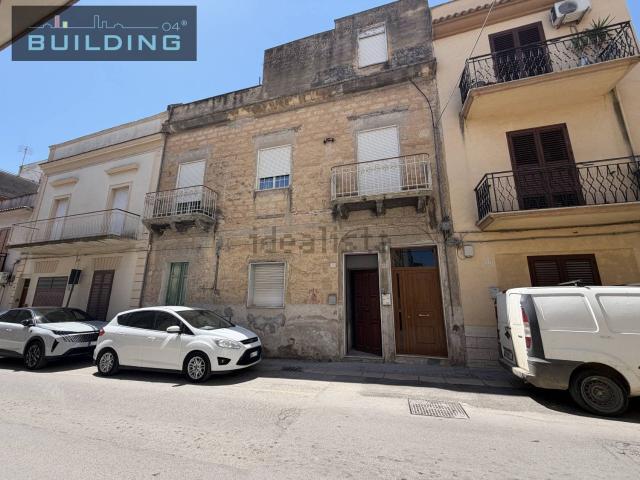 Appartamento in vendita di 235 m² in Via Quintino Sella