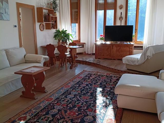 Appartamento in vendita di 235 m² in Via Roma
