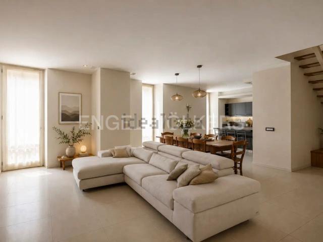 Appartamento in vendita di 235 m² in Via Roma, 2