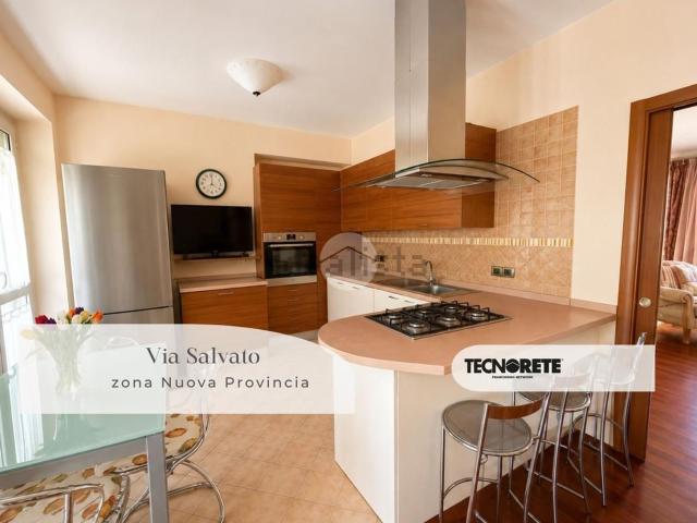 Appartamento in vendita di 235 m² in Via Vincenzo Salvato, 16
