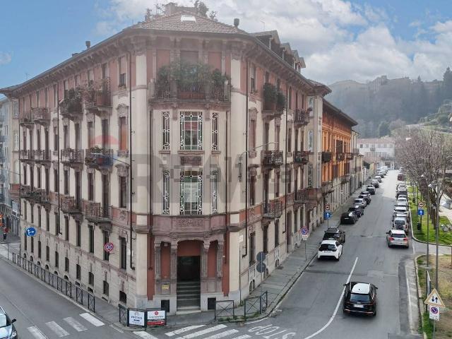 Appartamento in vendita di 235 m² in Viale Cesare Battisti, 13