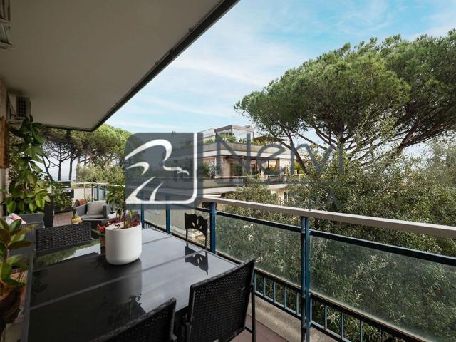 Appartamento in vendita di 235 m² in Viale Cortina d&apos Ampezzo