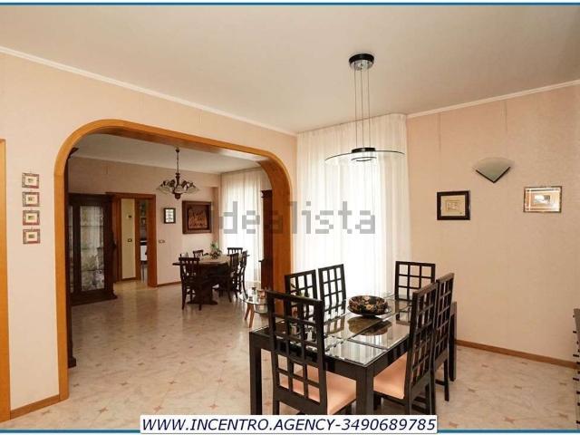 Appartamento in vendita di 235 m² in Piazza Nicolò Pandolfo, 11