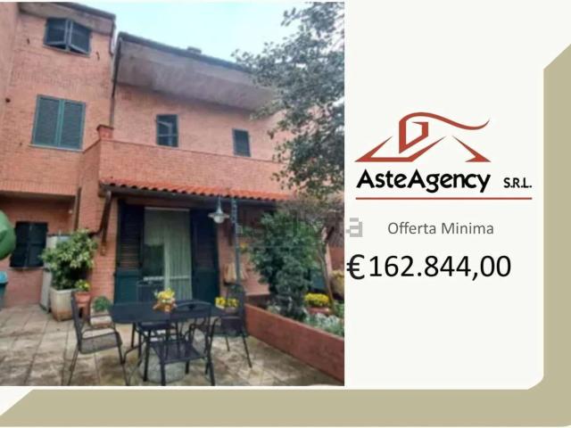 Appartamento in vendita di 236 m² in Via Aldo Moro, 38