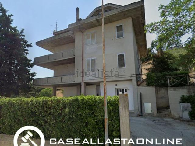 Appartamento in vendita di 236 m² in Via Fonte Vecchia