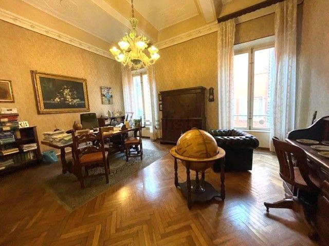Appartamento in vendita di 236 m² in Via Luigi Carlo Farini
