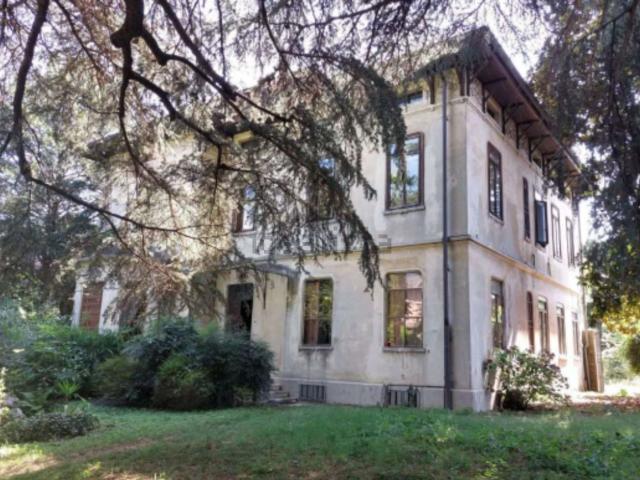 Appartamento in vendita di 236 m² in Via Riva di Magrè