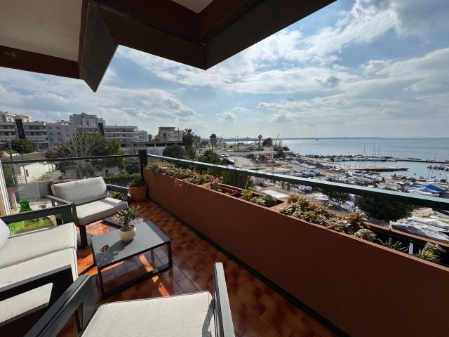 Appartamento in vendita di 236 m² in Viale Virgilio, 104