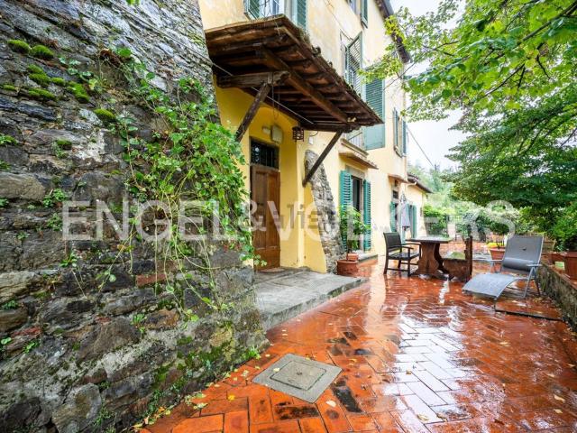 Appartamento in vendita di 237 m² in Via di Capornia