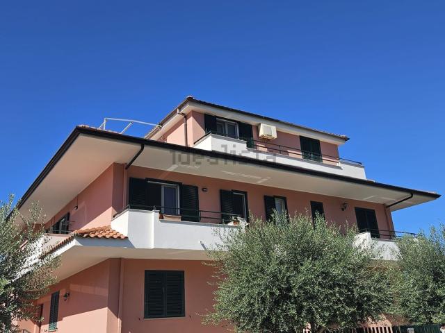 Appartamento in vendita di 237 m² in Via F. Orrico, 6