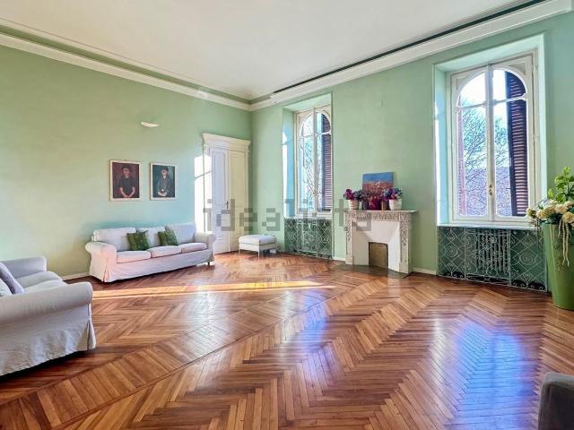 Appartamento in vendita di 237 m² in Via Paolo Sacchi