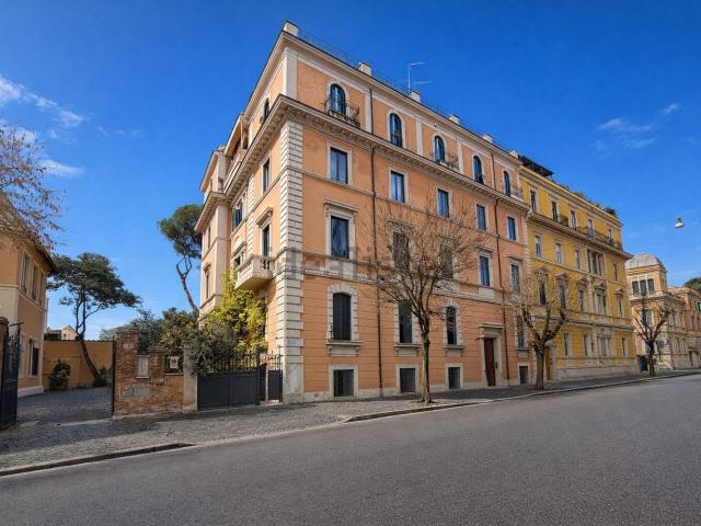 Appartamento in vendita di 238 m² in Via degli Scipioni